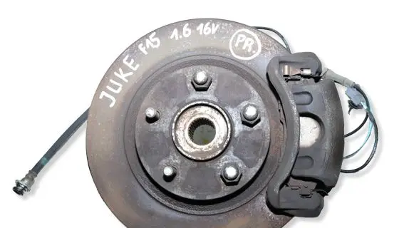 Nissan Juke I F15 Front wheel hub spindle knuckle 