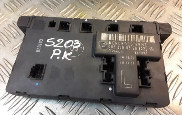 Mercedes-Benz C W203 Door control unit/module 2038205526 A2038205526