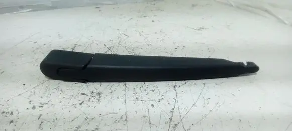 Nissan Qashqai Rear wiper blade arm