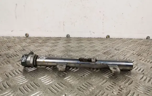 Chrysler 300C Fuel main line pipe 0445216044 0281006209