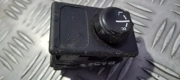 Wing mirror switch