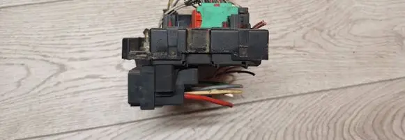 Peugeot 307 Fuse module 9650663980