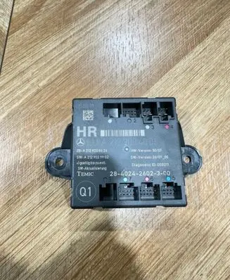 Mercedes-Benz C W204 Door control unit/module A2129004006 A2129029902 A2128208626