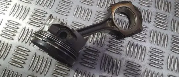 Renault Scenic I Piston with connecting rod