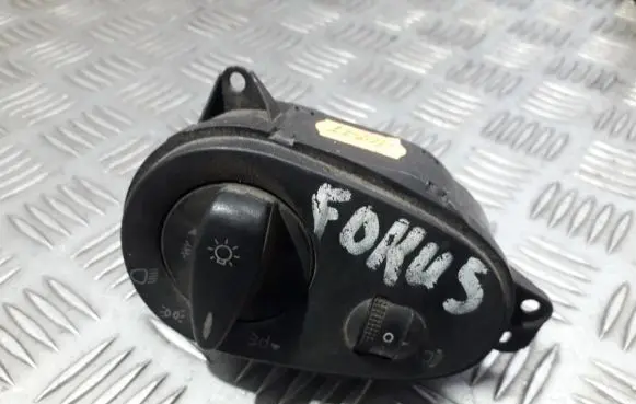 Ford Focus Light switch 4986103