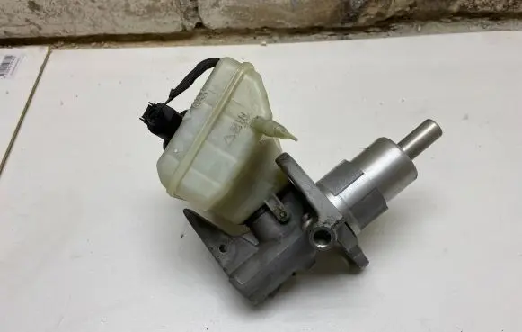 Audi A7 S7 4G Master brake cylinder