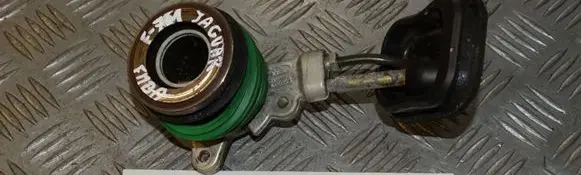 Jaguar X-Type Clutch slave cylinder 