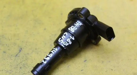 Audi A4 S4 B8 8K Oil level sensor 