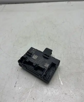 Skoda Superb B8 (3V) Other control units/modules 5Q4959393E 5Q4959393B