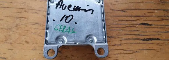 Toyota Avensis T270 Airbag control unit/module 219122103 8917005250