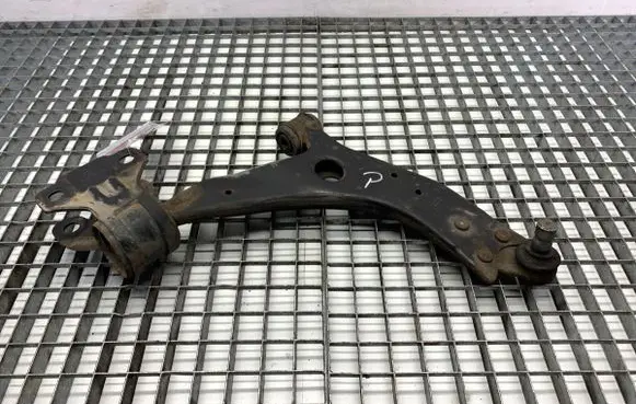 Volvo V40 Front control arm AV61-3A262-DA
