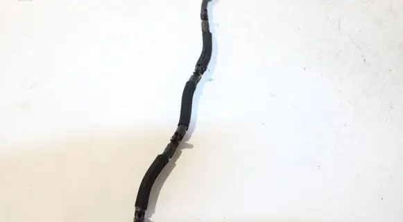 Volkswagen PASSAT B7 Fuel return line/hose 