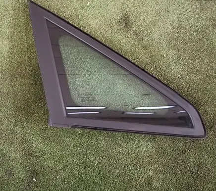 Ford C-MAX I Front door vent window glass four-door 