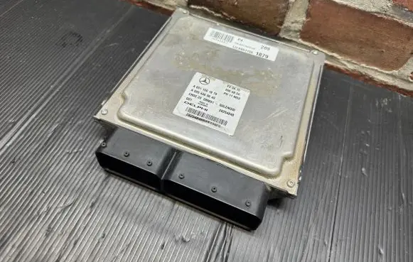 Mercedes-Benz Vito Viano W639 Engine control unit/module A6511501879 A0054469640
