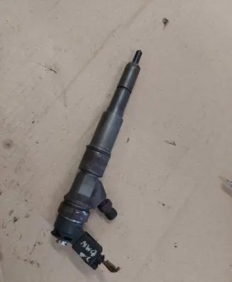 BMW 5 E60 E61 Fuel injector 0445110209 7794435