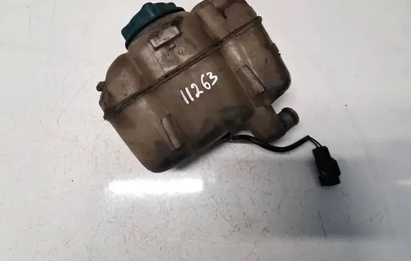 Volvo V70 Coolant expansion tank/reservoir 8683455