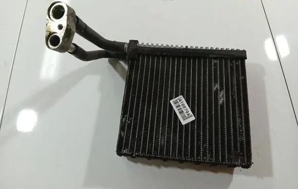 Ford Focus A/C cooling radiator (condenser) 