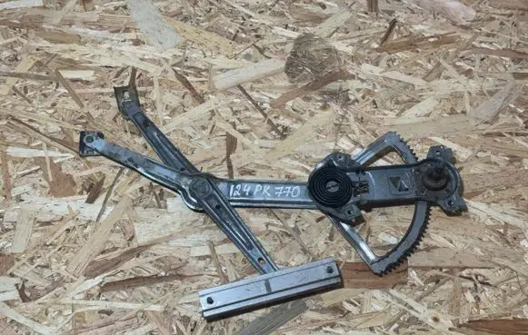 Mercedes-Benz E W124 Front window lifting mechanism without motor