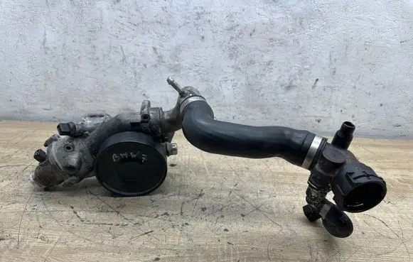 BMW 7 F01 F02 F03 F04 Water pump 7571792