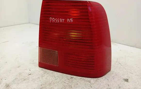 Volkswagen PASSAT B5 Rear/tail lights 3B5945096L