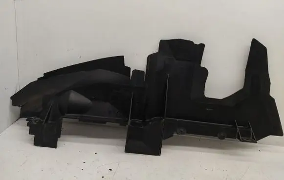 Audi Q7 4L Intercooler air guide/duct channel 4L0121283A