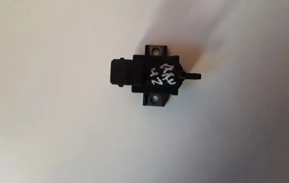 Toyota RAV 4 (XA40) Turbo solenoid valve 258600R011
