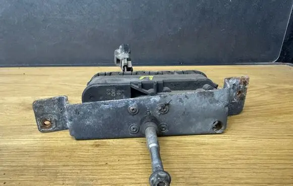 Volvo V70 Headlight wiper motor 0390206218