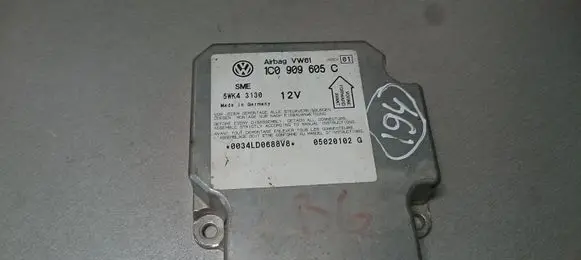 Volkswagen PASSAT B5.5 Airbag control unit/module 1C0909605C 5WK43130
