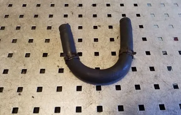 Toyota RAV 4 (XA20) Engine coolant pipe/hose