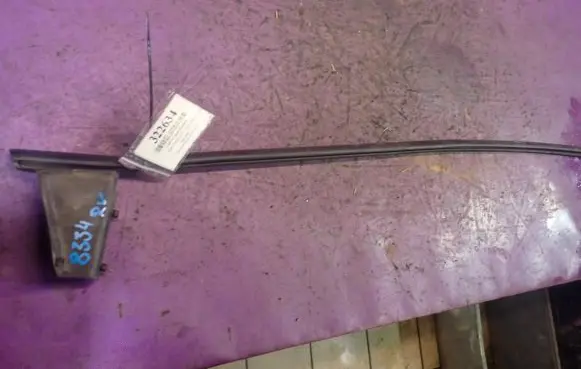 Seat Toledo III (5P) Front door glass trim molding 5P0837478A