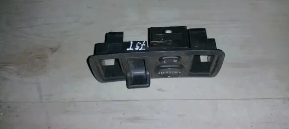 Toyota Corolla E120 E130 Wing mirror switch 183574