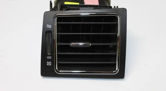Toyota Avensis T270 Dashboard side air vent grill/cover trim 5566005101