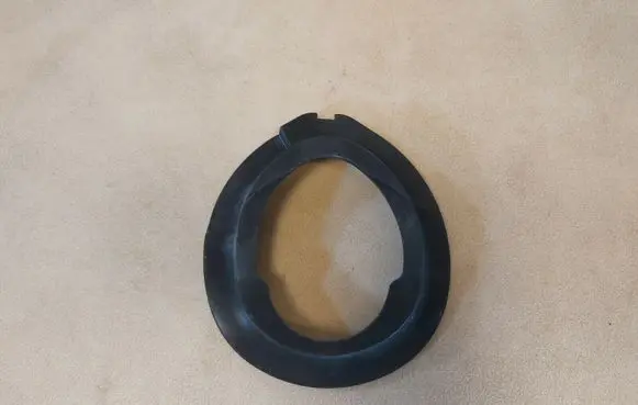 BMW 3 E46 Front coil spring rubber mount 31331096664 1096664