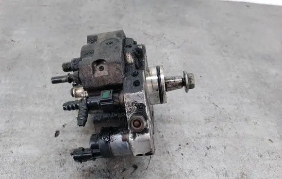 Fuel injection high pressure pump