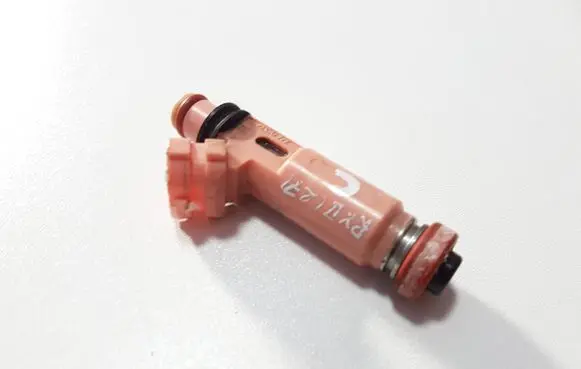 Lexus RX 330 - 350 - 400H Fuel injector 2325020030