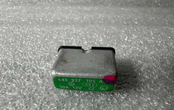 Audi A3 S3 8P Other relay 443937105A