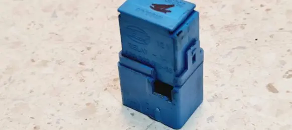 Nissan Almera N16 Other relay 252309F920 4RA00781303