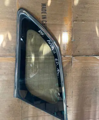 Toyota Avensis T270 Rear side window