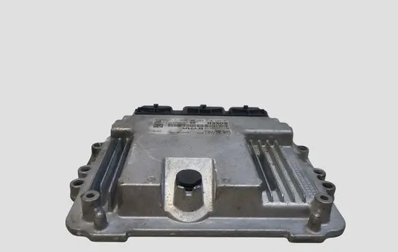 Ford Focus C-MAX Engine control unit/module 8M5112A650MA 0281012487