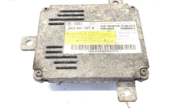 Volkswagen PASSAT B7 Voltage converter/converter module 8K0941597B