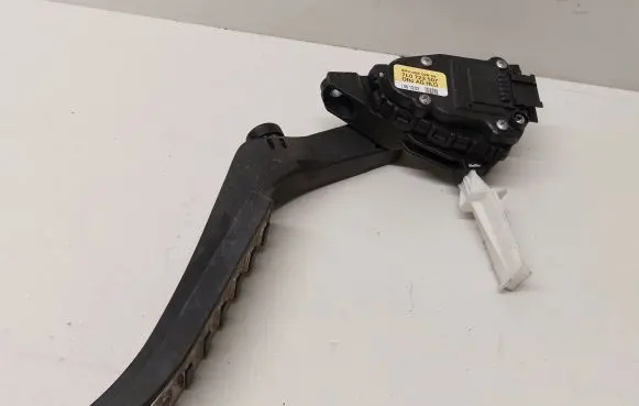 Porsche Cayenne (9PA) Accelerator throttle pedal 7L0723507