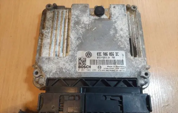 Volkswagen PASSAT B6 Engine control unit/module ECU 0261S02286 03C906056DC MED9.5.10
