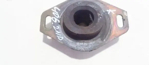 Peugeot 406 Engine mount bracket 9604338880