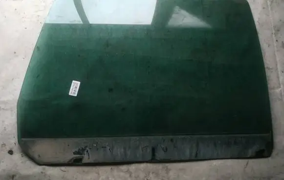 Seat Alhambra (Mk1) Rear door window glass as3