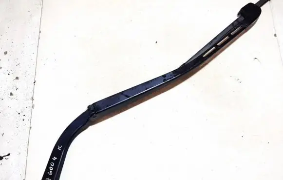 Front wiper blade arm