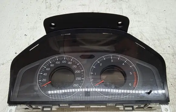 Volvo V70 Speedometer (instrument cluster) 36002598