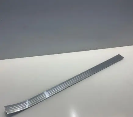 Mercedes-Benz S W221 Side skirt front trim A2216800435 2216800435