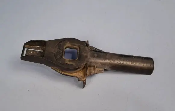 Radiator mount bracket