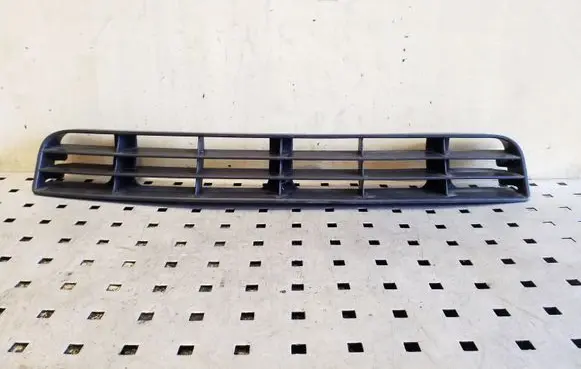 Audi A6 S6 C4 4A Front bumper lower grill 4A0807683 4A0807683A