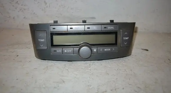 Toyota Avensis T250 Climate control unit 5590005200